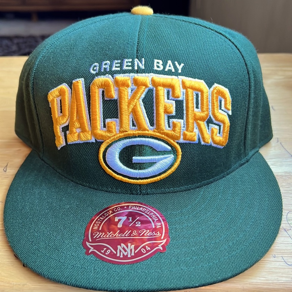 Mitchell and Ness size 7 1/2 green gold white cap